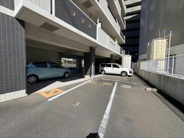 駐車場　駐車場