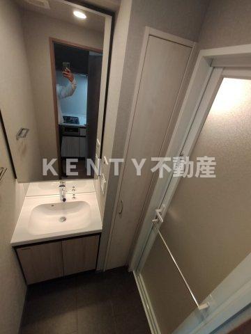 洗面設備　スペースが確保できる洗面所です