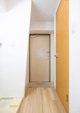 玄関　SERENiTE-04　リビング