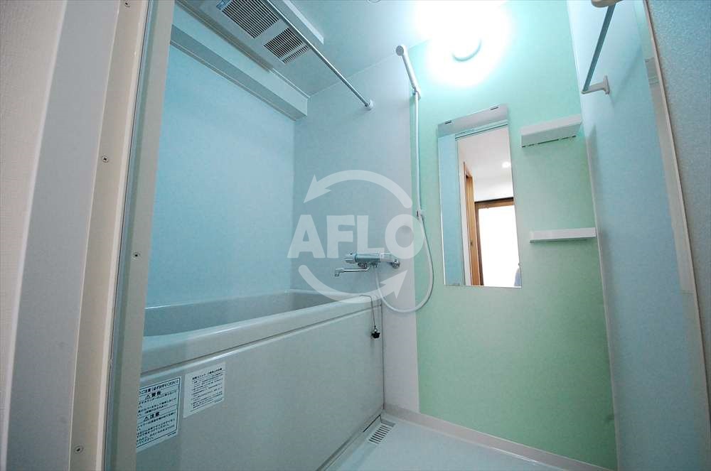 バス・シャワールーム　サンライフ堀江　浴室乾燥機つきバスルーム