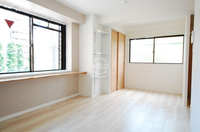 居室・リビング　サンライフ堀江　おしゃれで開放的な室内