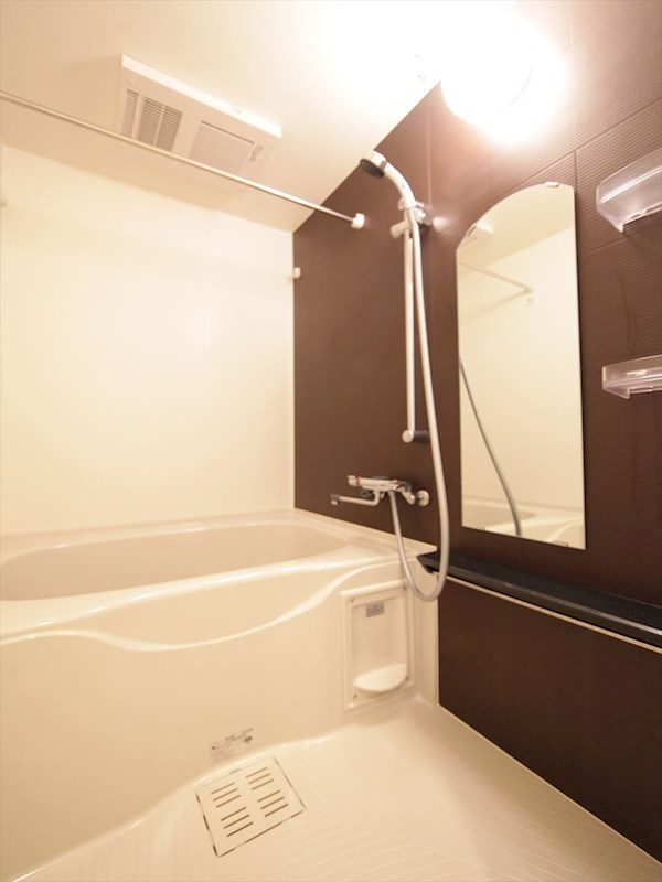 バス・シャワールーム　バスルーム　浴室暖房乾燥機付き