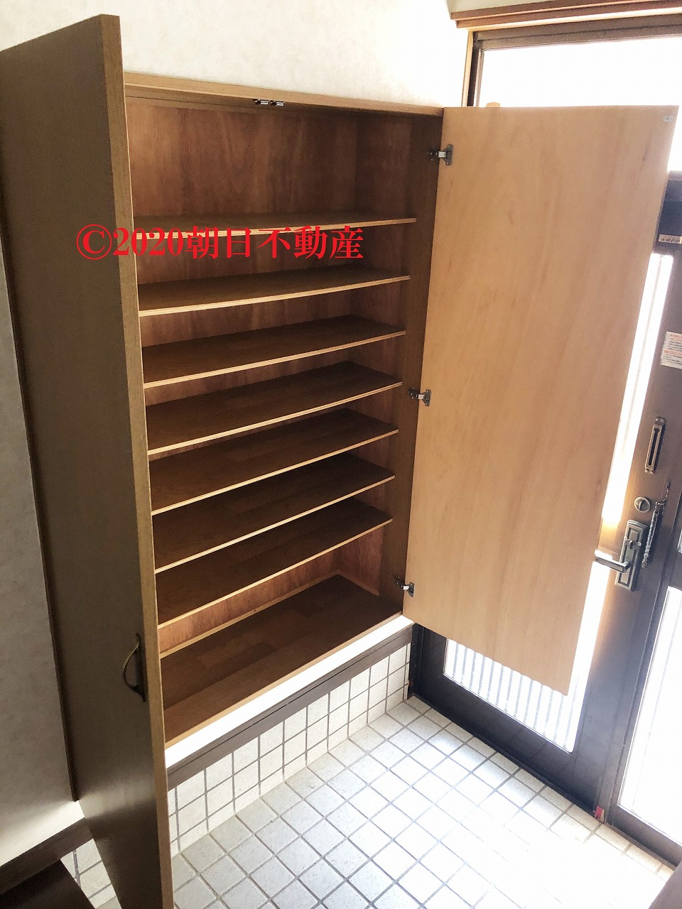 玄関　シューズボックス付き