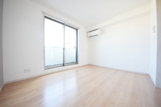 居室・リビング　～すっきりした間取りです～