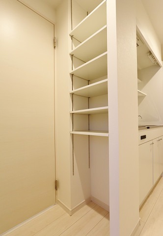玄関　玄関収納もございます。