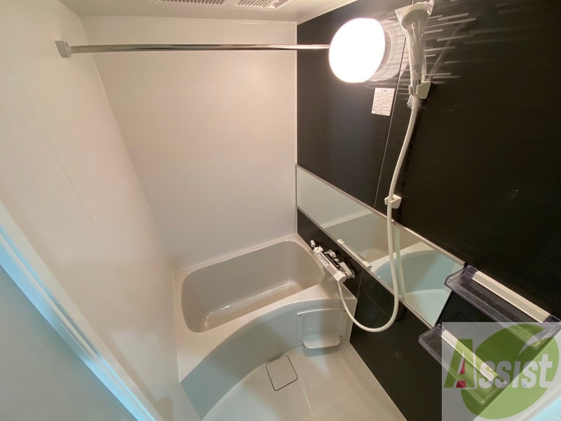 バス・シャワールーム　お風呂になります。一日の疲れを癒してくださいね。