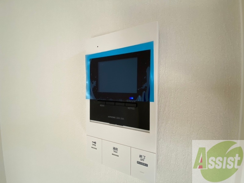 セキュリティ　モニタ付インターホンです。セキュリティ面も安心ですね！