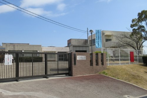 幼稚園・保育園　吹田市立保育園南千里保育園（幼稚園・保育園）まで995m
