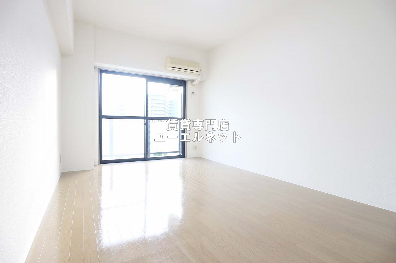 居室・リビング　ゆったりとくつろげる、落ち着きのある居室空間です