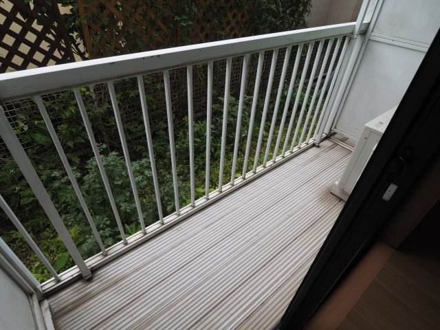 バルコニー　外で洗濯物を干せます