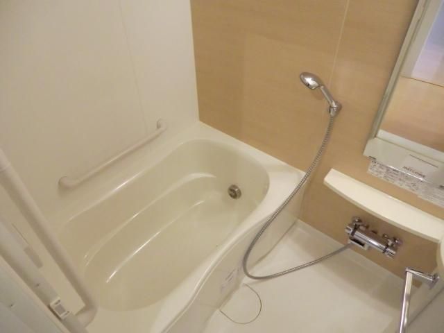 バス・シャワールーム　追焚・浴室乾燥機付き