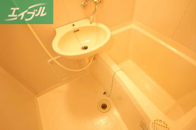 バス・シャワールーム　バスルーム