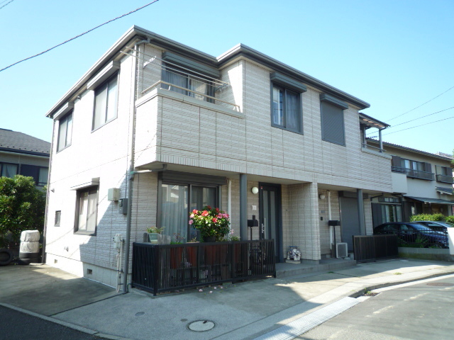 建物外観　南向きで日当良好・閑静な住宅街に立地