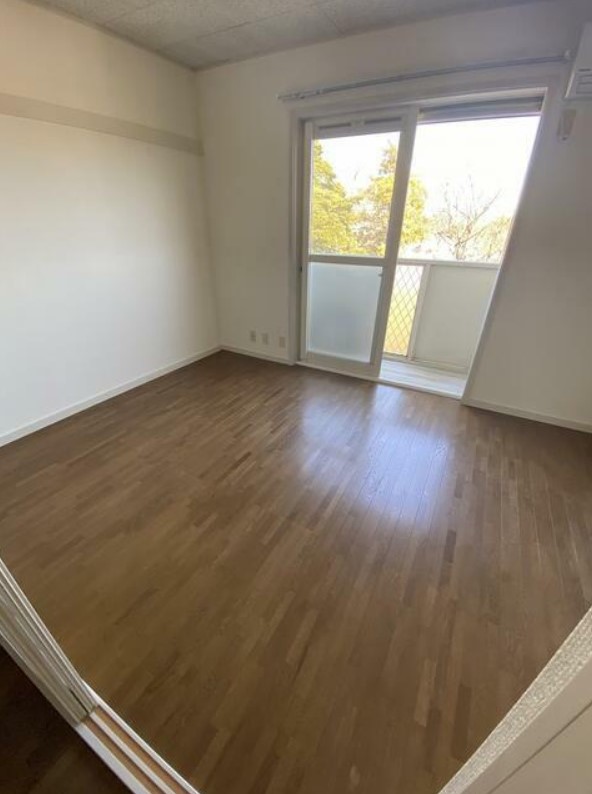 居室・リビング　※別部屋参考写真☆礼金なし・広々使える1DK☆