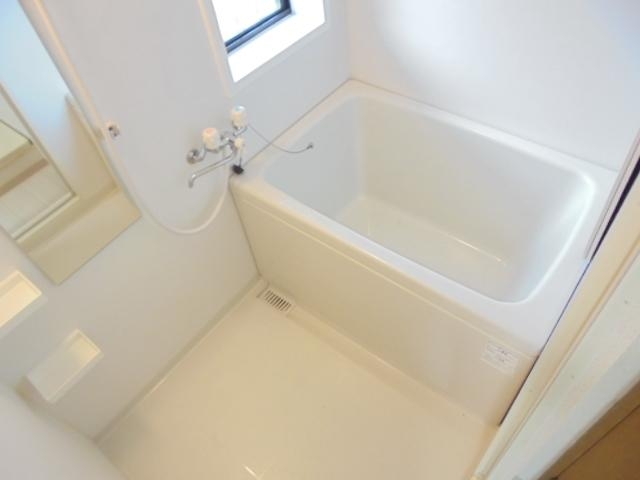 バス・シャワールーム　ピカピカのお風呂でゆっくりリフレッシュ