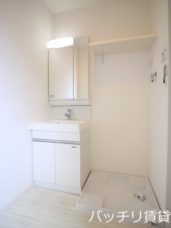 洗面設備　画像は同型タイプの為、現状を優先致します。