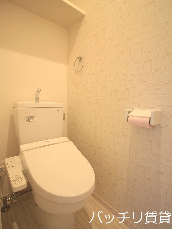トイレ　画像は同型タイプの為、現状を優先致します。