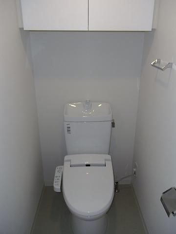 トイレ　温水洗浄機能付き暖房便座