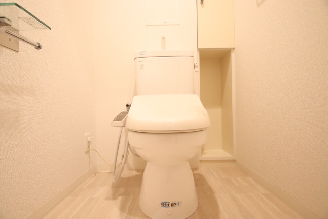 トイレ　※別室の参考写真の為、現況優先です。