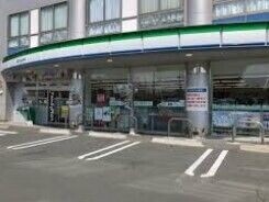 コンビニ　ファミリーマート浜松城公園前店（コンビニ）まで759m