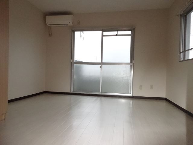 居室・リビング　洋間