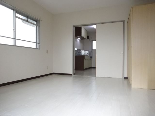 居室・リビング　洋間