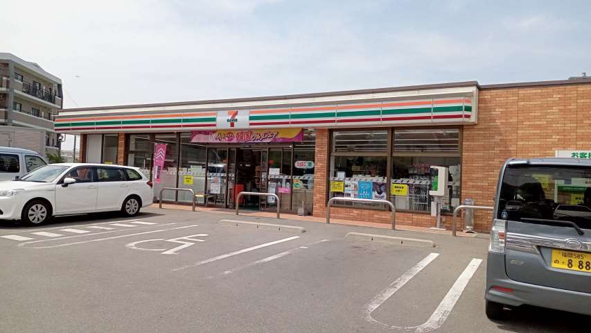 コンビニ　セブン－イレブン春日岡本店（コンビニ）まで605m