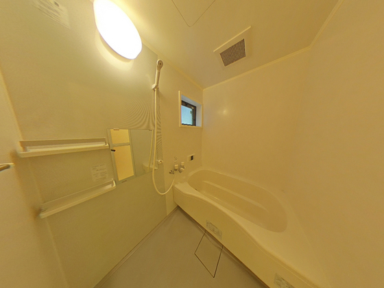 バス・シャワールーム　※別部屋の写真です