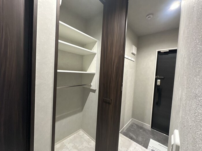 収納　廊下収納