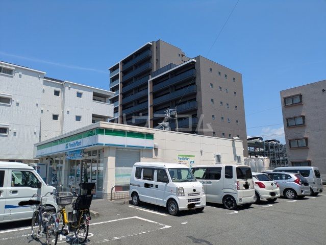 コンビニ　ファミリーマート 静岡大坪南店（コンビニ）まで494m