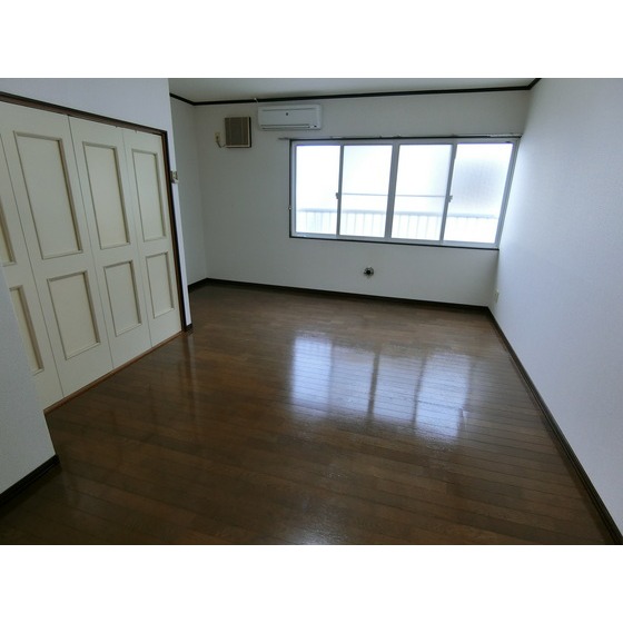 居室・リビング　採光の取れているお部屋です。