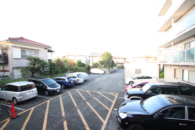 駐車場　駐車場（要空き確認）