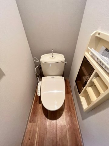 トイレ　画像は別号室。ご参考にどうぞ