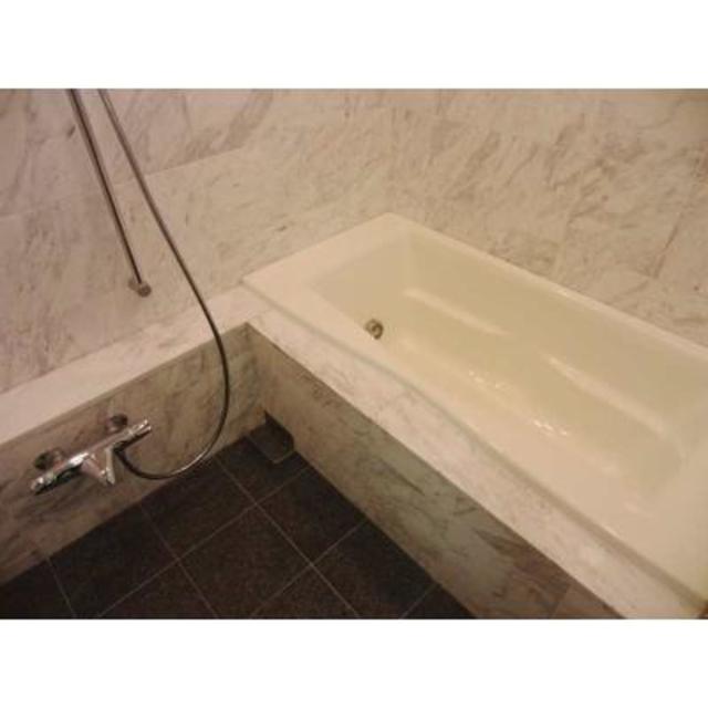 バス・シャワールーム　※写真は同タイプ住戸です。