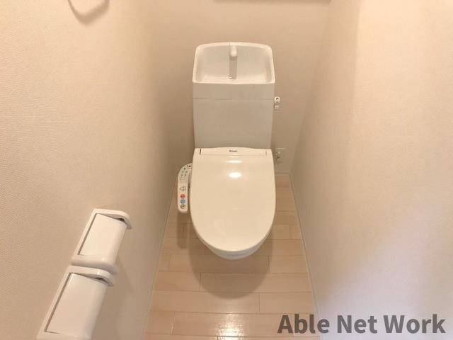 トイレ　温水洗浄暖房便座付き
