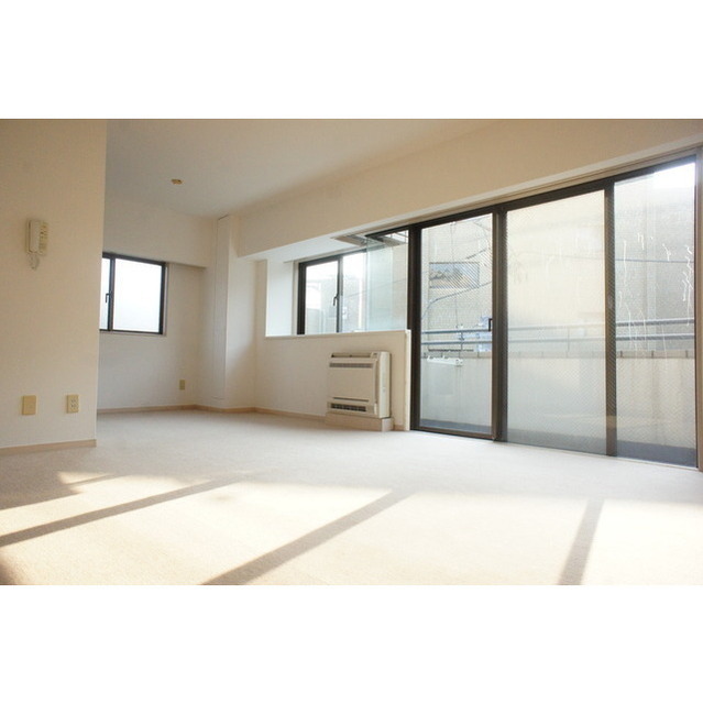 居室・リビング　洋室１２．７帖