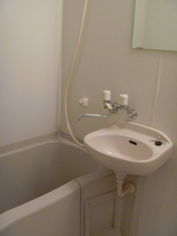 バス・シャワールーム　※別部屋参考写真