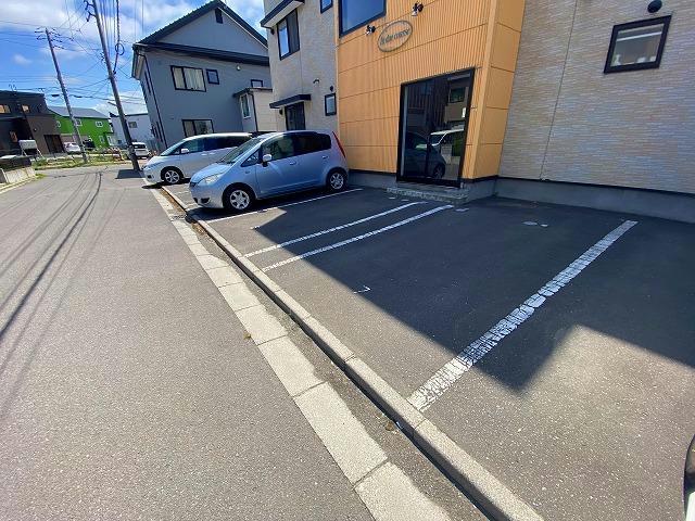 駐車場　駐車場
