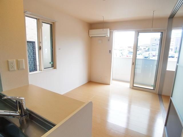 居室・リビング　くつろげるお部屋です☆