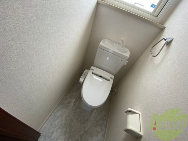 トイレ　ウォシュレット機能がついたトイレ。安心して使用できますね。
