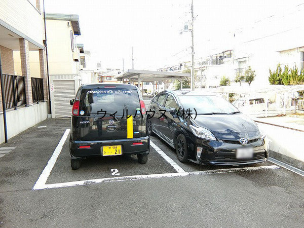 駐車場　敷地内駐車場！