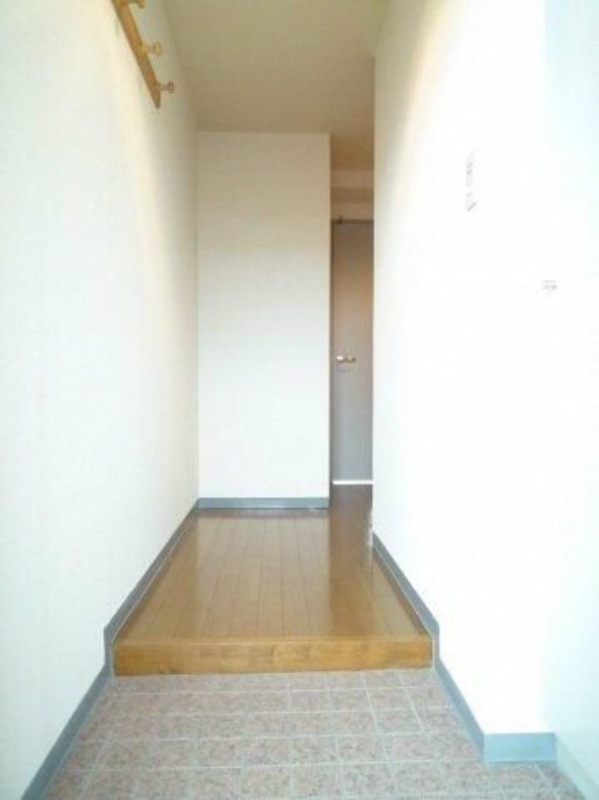 玄関　同物件別室写真