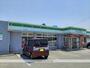 コンビニ　ファミリーマート六田店（コンビニ）まで150m