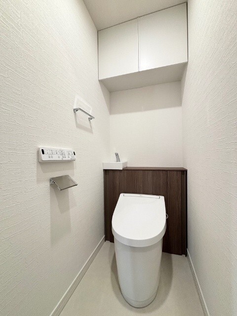 トイレ　※別棟の写真になります。