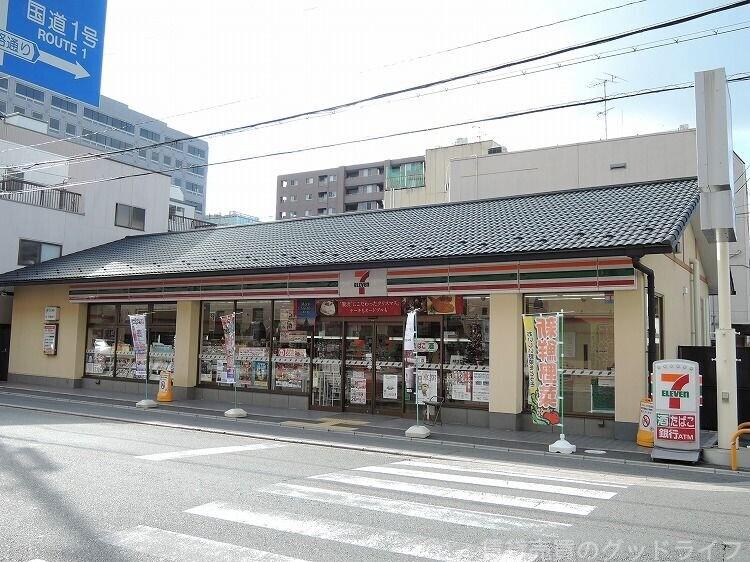 コンビニ　セブンイレブン下京区役所前店（コンビニ）まで504m