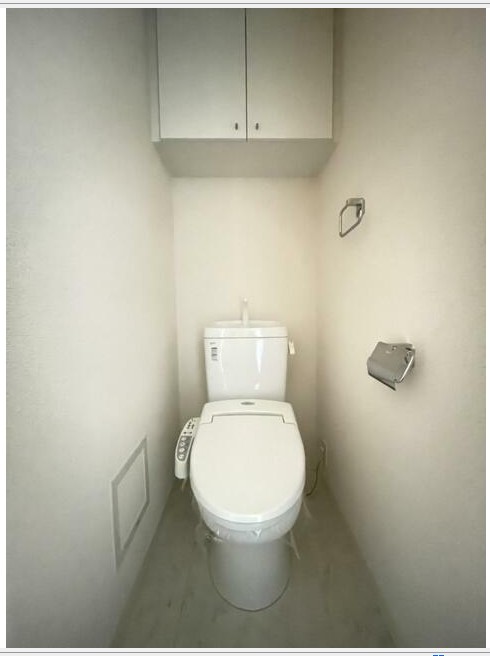 トイレ　トイレには快適な温水洗浄便座付きです。