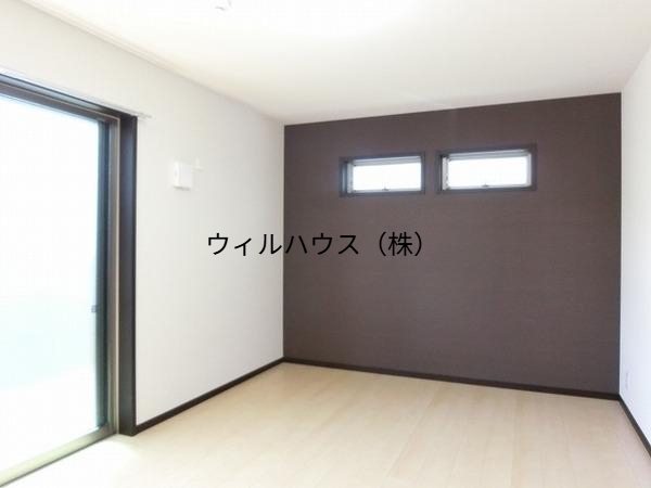 居室・リビング　オシャレなアクセントクロス！