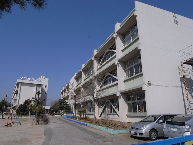 小学校　春日部市立武里小学校（小学校）まで643m
