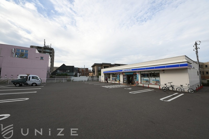 コンビニ　ローソン札幌月寒西1条店（コンビニ）まで214m