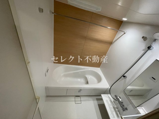 バス・シャワールーム　【ベルフルール・ドレII】一坪風呂で足をのばしてゆったりリラッ